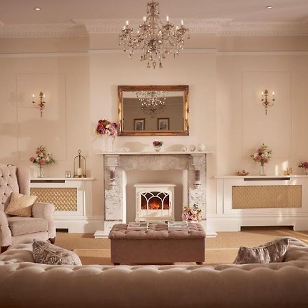 Bathen House Boutique Hotel Екстериор снимка A living room with a fireplace
