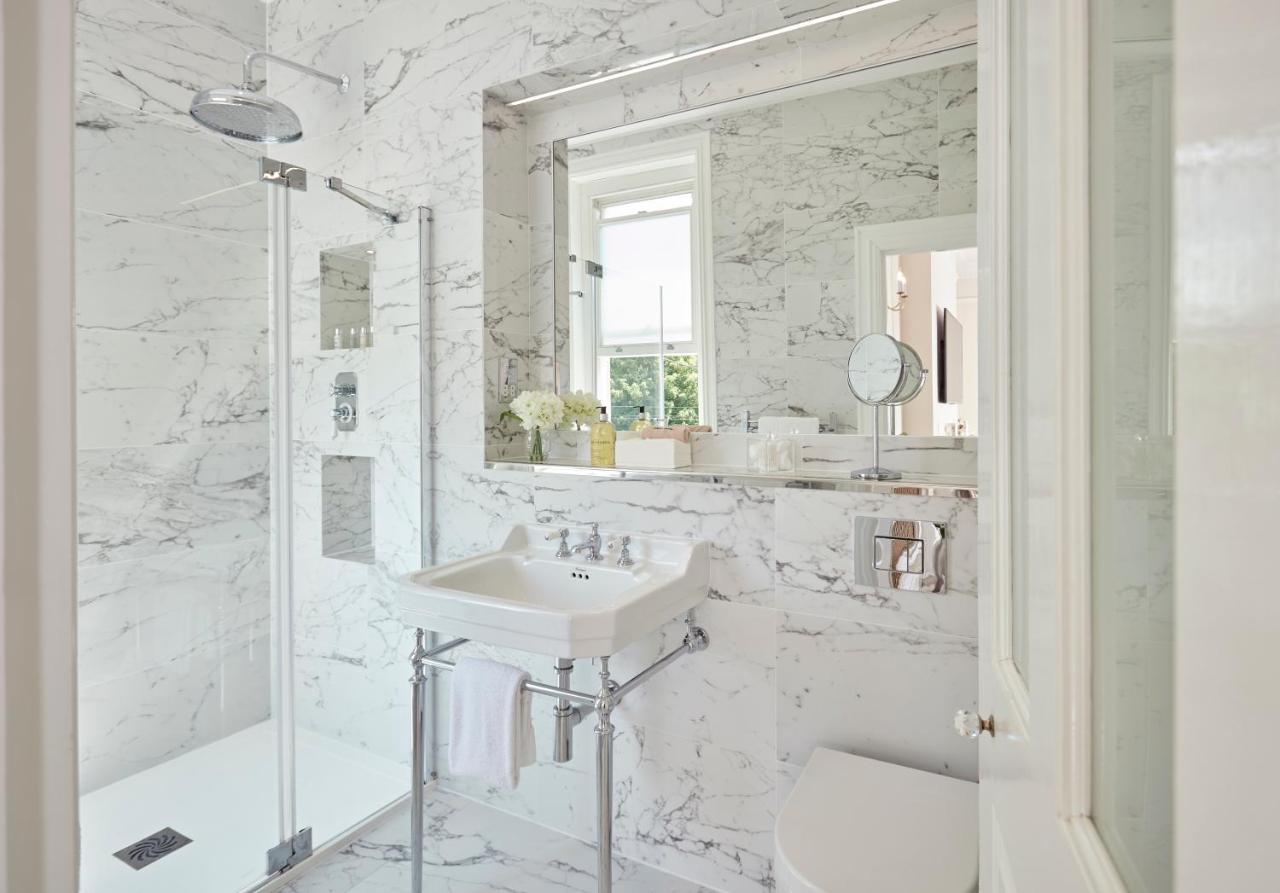 Bathen House Boutique Hotel Екстериор снимка Bathroom