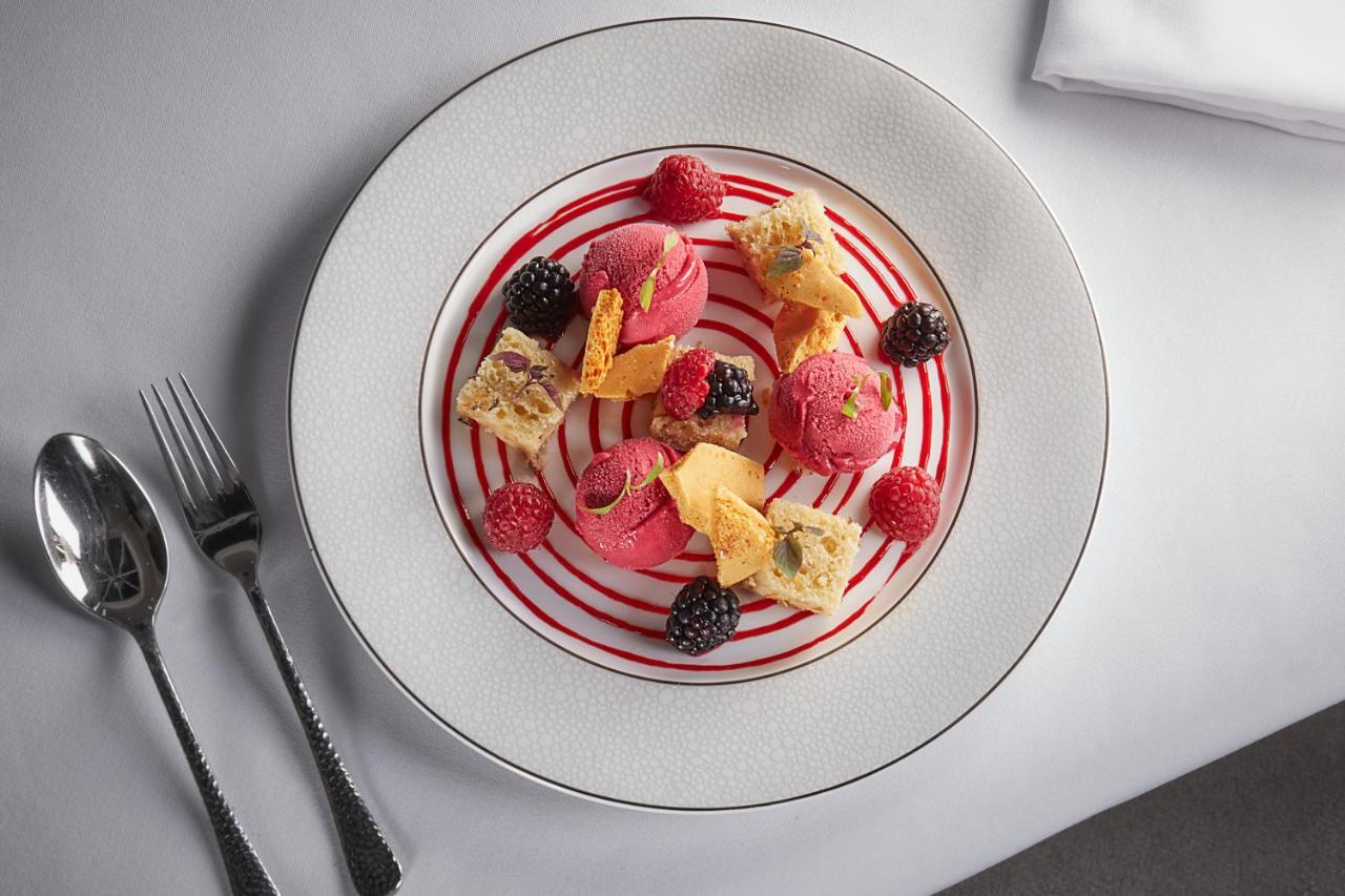 Bathen House Boutique Hotel Екстериор снимка A fruit salad